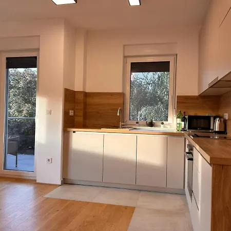 Apartman Tena, Private Parking, Self Check In Osijek Exterior photo