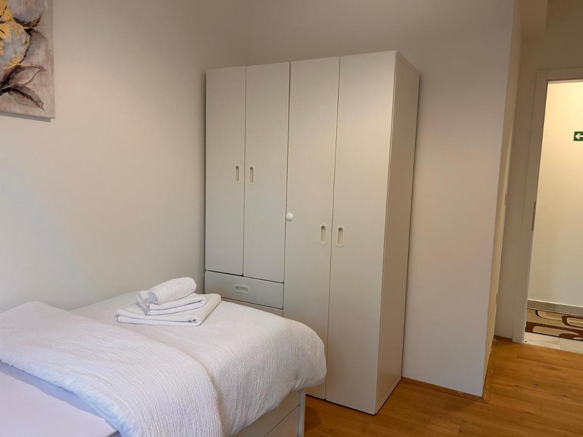 Tena, Private Parking, Self Check In Osijek